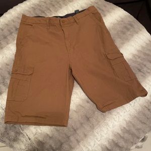 Men’s tan cargo shorts size 36